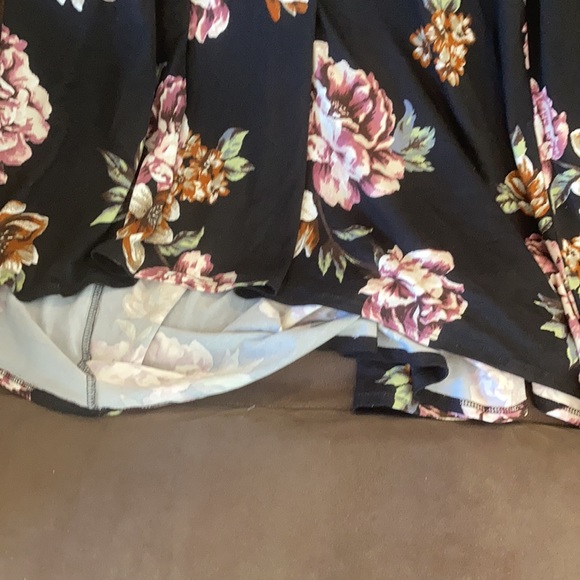 NWT woman's floral dress - 2x PERFECT for summer!!! - Picture 7 of 9